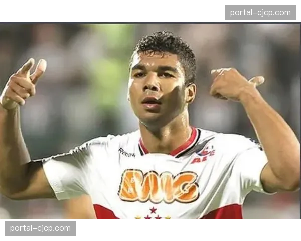 曼联4231阵型下卡塞米罗角色关键 攻防转换节奏控制成亮点