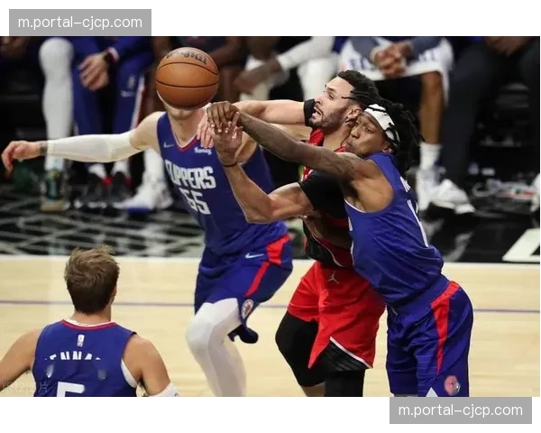 尼克斯进攻效率118.3联盟第三 近期18战14胜攻防两端均稳定